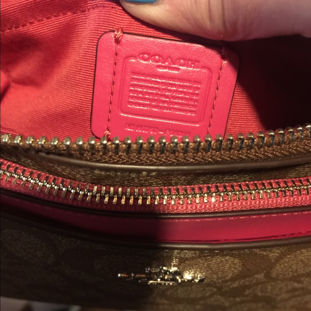 ⚡️🆕 Coach East/West Crossbody Pop Out Pink Pouch - Picture 5 of 7